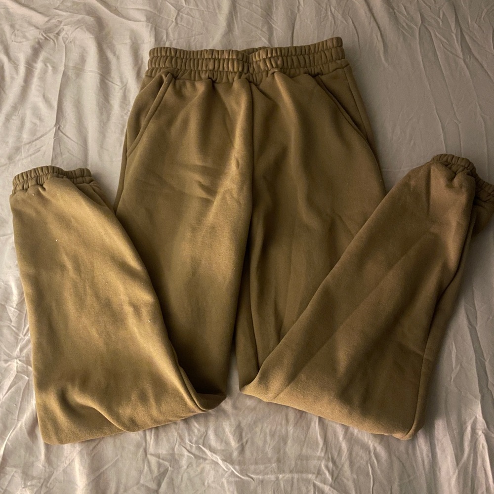 CROPPED COMFY SET - Picture 2 of 3